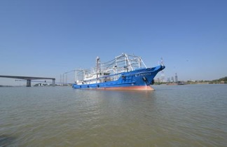 Xijiang Shipyard’s 58.5 Meter Light Trap Falling-net Fishing Vessel Delivered in December 2015_PHOTO_1_Vessel with Hull Number
